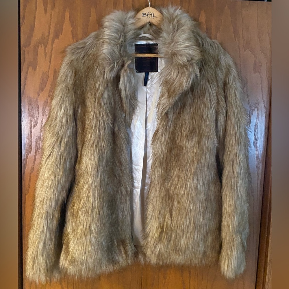 Yoki Faux Fur Very Stunning from The New York Co.